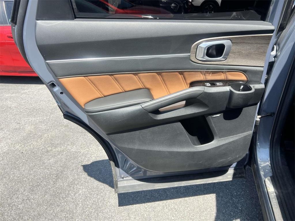 used 2022 Kia Sorento car, priced at $32,070