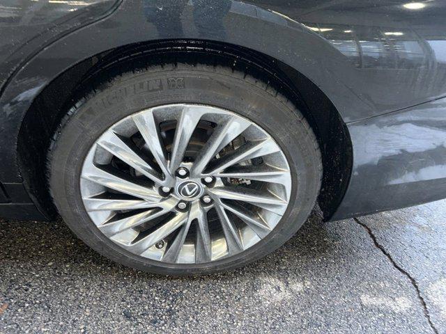 used 2024 Lexus ES 300h car, priced at $45,490