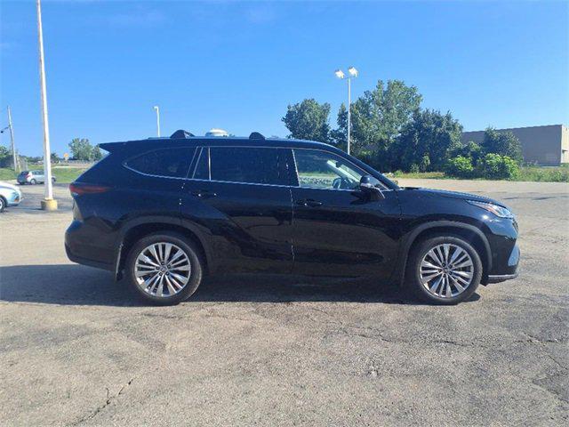 used 2024 Toyota Highlander car, priced at $48,490