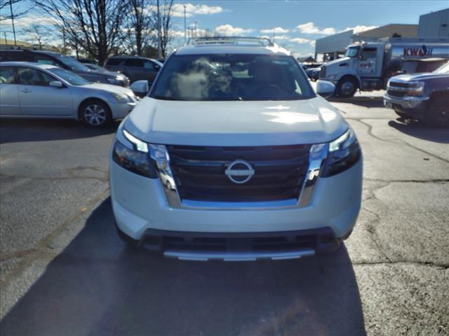 new 2025 Nissan Pathfinder car, priced at $45,123