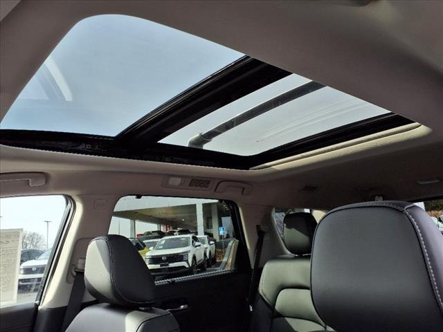 new 2025 Nissan Pathfinder car, priced at $45,232