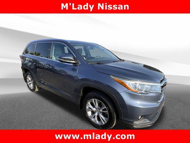 used 2015 Toyota Highlander car, priced at $14,995