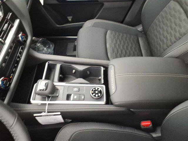 new 2025 Nissan Pathfinder car, priced at $35,205