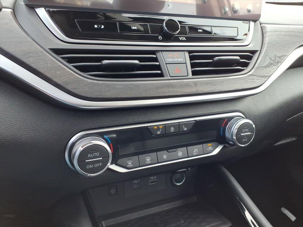 new 2025 Nissan Altima car, priced at $31,784