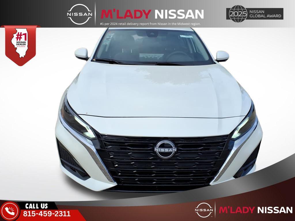 new 2025 Nissan Altima car, priced at $31,784