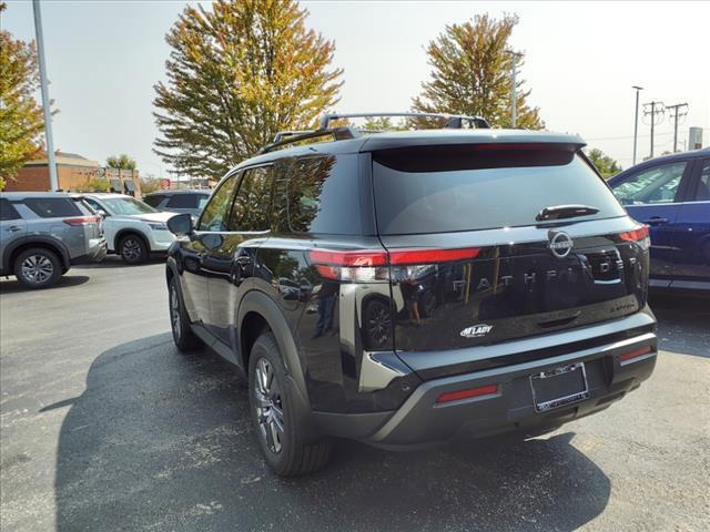 new 2024 Nissan Pathfinder car, priced at $37,370