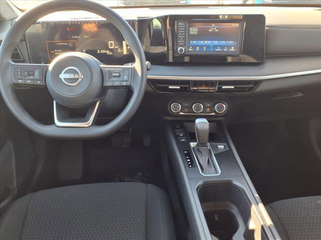 new 2025 Nissan Kicks car, priced at $21,980