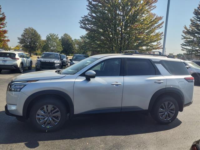 new 2024 Nissan Pathfinder car, priced at $37,370