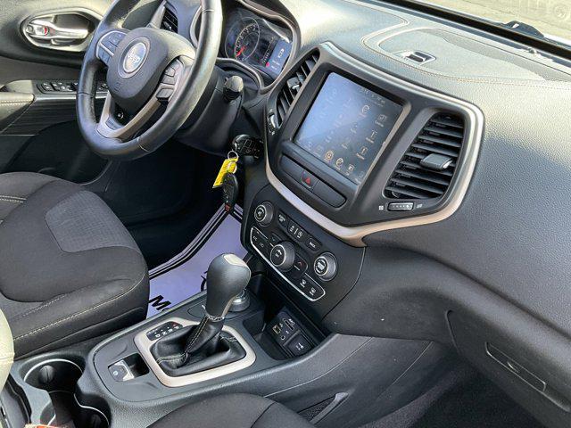 used 2016 Jeep Cherokee car, priced at $12,995