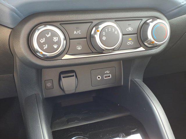 new 2025 Nissan Versa car, priced at $21,099