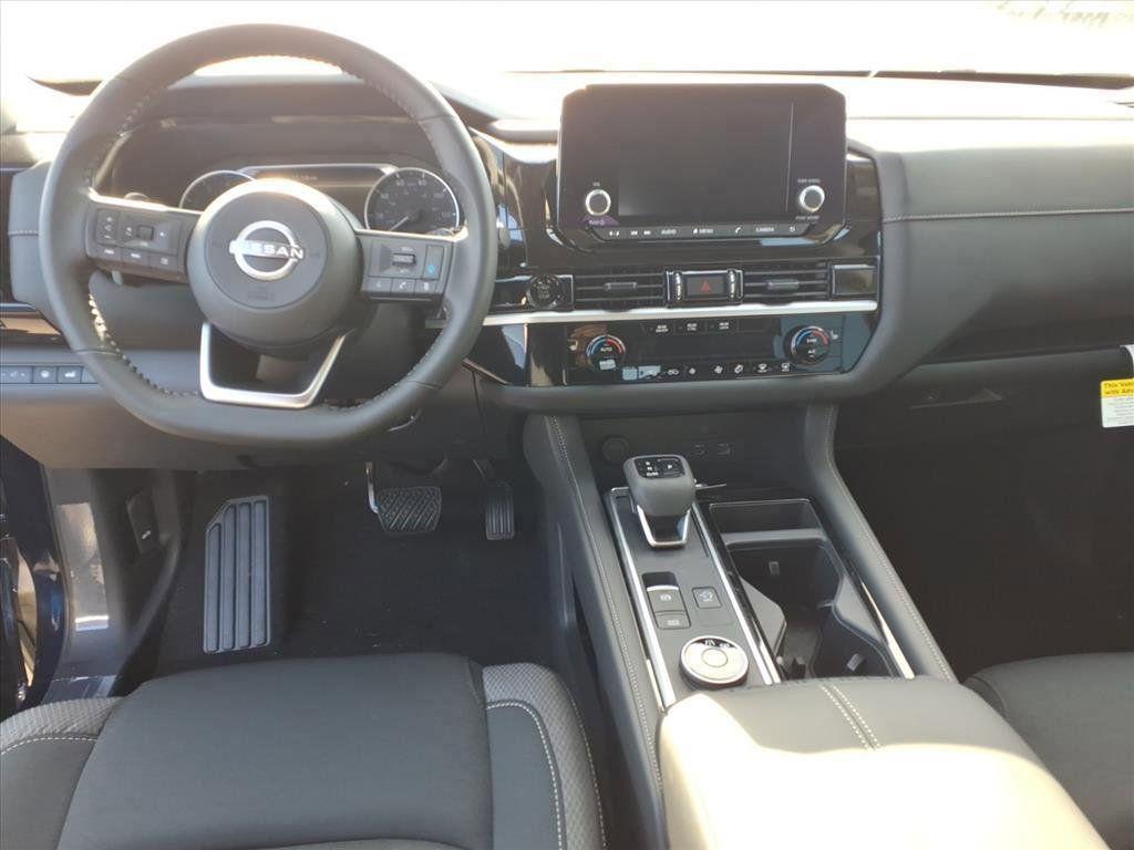 new 2025 Nissan Pathfinder car, priced at $34,205