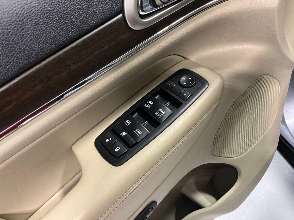 used 2016 Jeep Grand Cherokee car, priced at $14,495