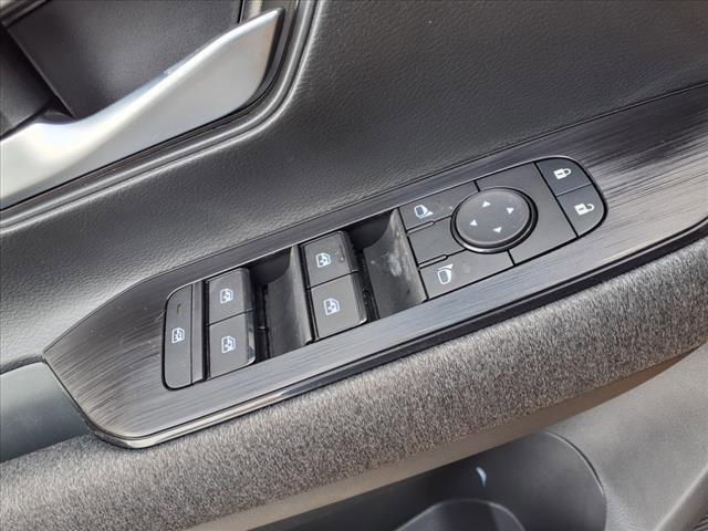 new 2025 Nissan Kicks car, priced at $27,960