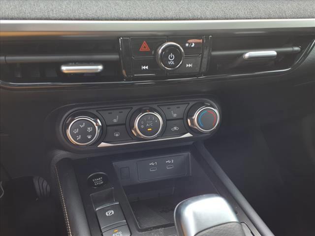 new 2025 Nissan Kicks car, priced at $27,960
