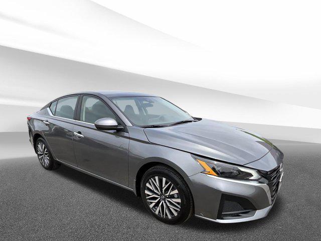 used 2023 Nissan Altima car, priced at $26,995