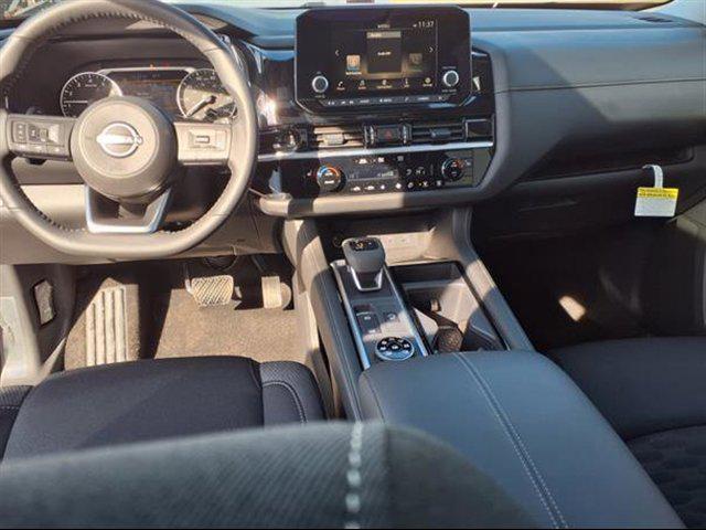 new 2025 Nissan Pathfinder car, priced at $41,637