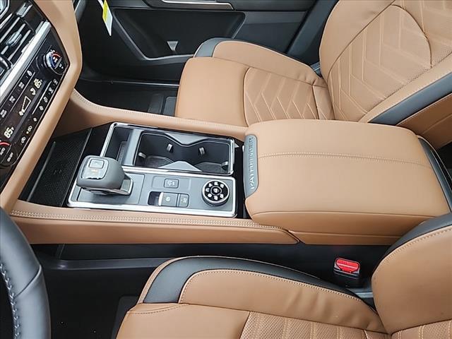 new 2025 Nissan Pathfinder car, priced at $49,102