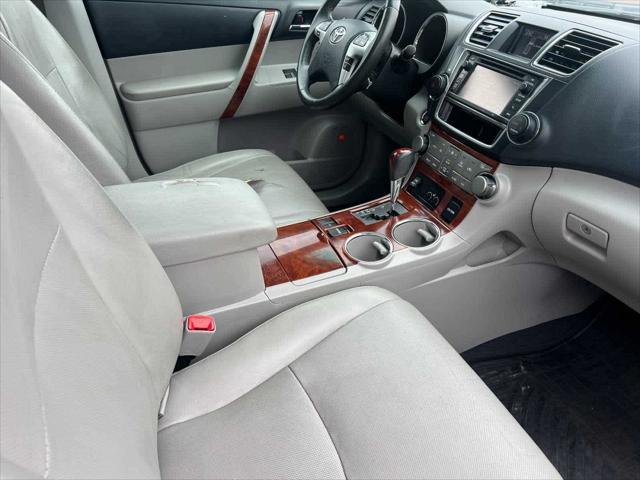 used 2013 Toyota Highlander car, priced at $13,777