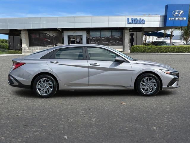 new 2025 Hyundai Elantra HEV car, priced at $23,705