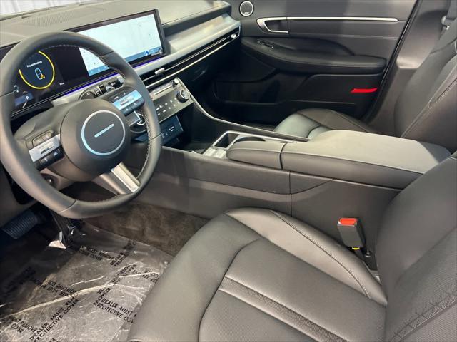 new 2025 Hyundai Sonata Hybrid car, priced at $37,025