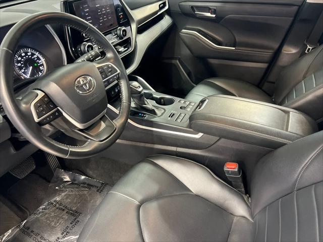 used 2024 Toyota Highlander car, priced at $41,998