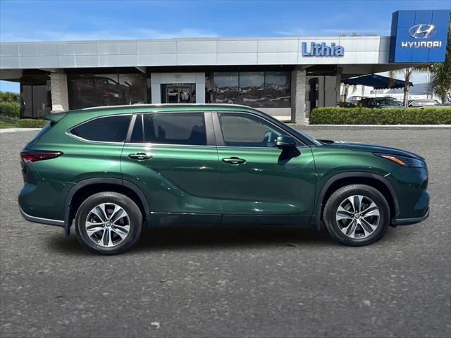 used 2024 Toyota Highlander car, priced at $41,998