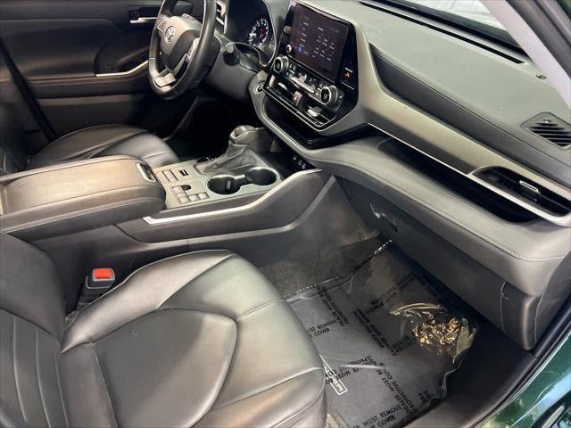 used 2024 Toyota Highlander car, priced at $41,998