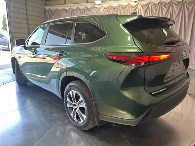 used 2024 Toyota Highlander car, priced at $42,999