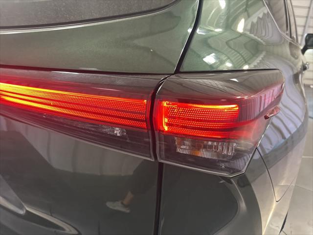 used 2024 Toyota Highlander car, priced at $42,999