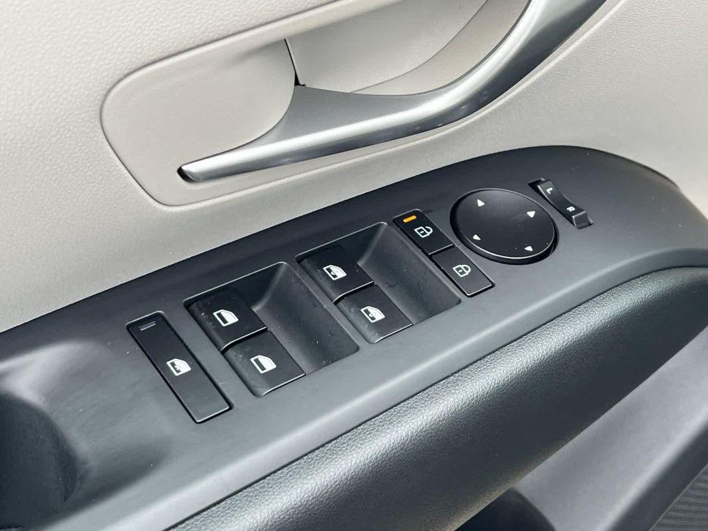 used 2025 Hyundai TUCSON Hybrid car, priced at $30,999