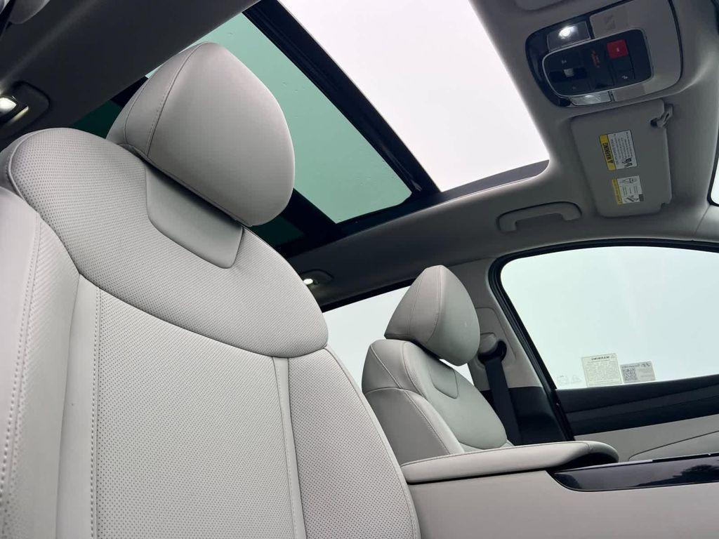 used 2025 Hyundai TUCSON Hybrid car, priced at $30,999