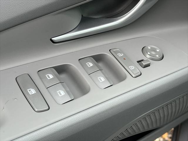 new 2025 Hyundai Elantra car, priced at $23,285