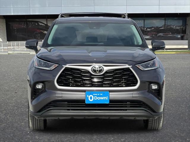 used 2021 Toyota Highlander car, priced at $26,249