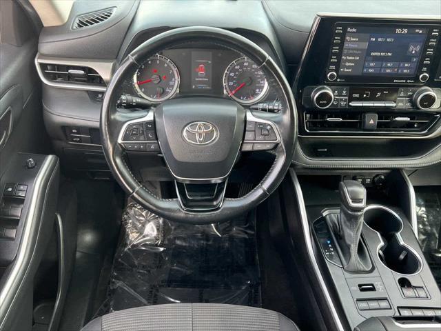 used 2021 Toyota Highlander car, priced at $26,249