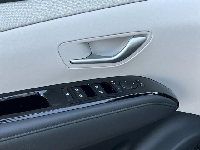 new 2025 Hyundai TUCSON Hybrid car, priced at $40,905