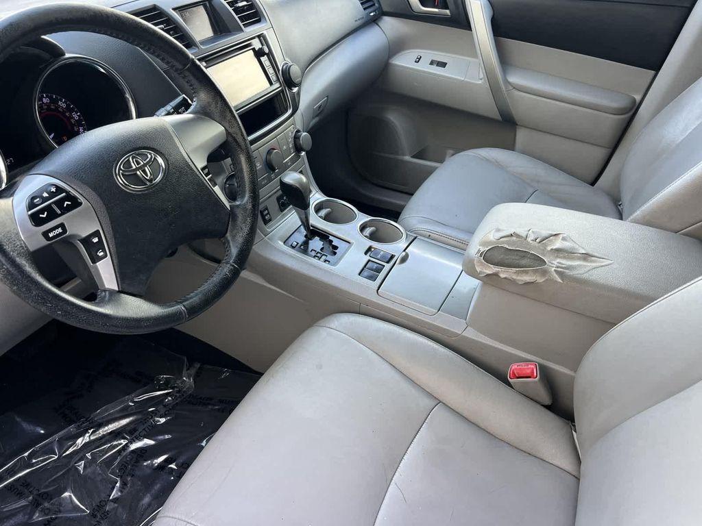 used 2013 Toyota Highlander car, priced at $9,655