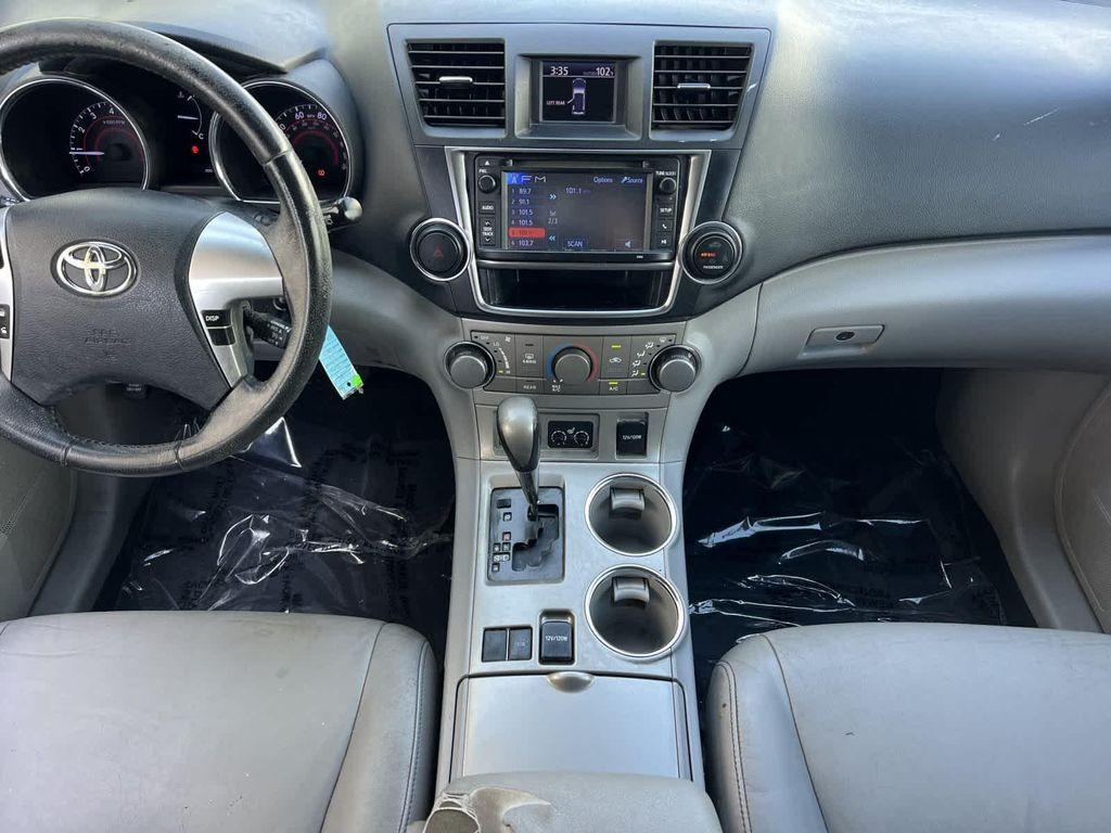 used 2013 Toyota Highlander car, priced at $9,655