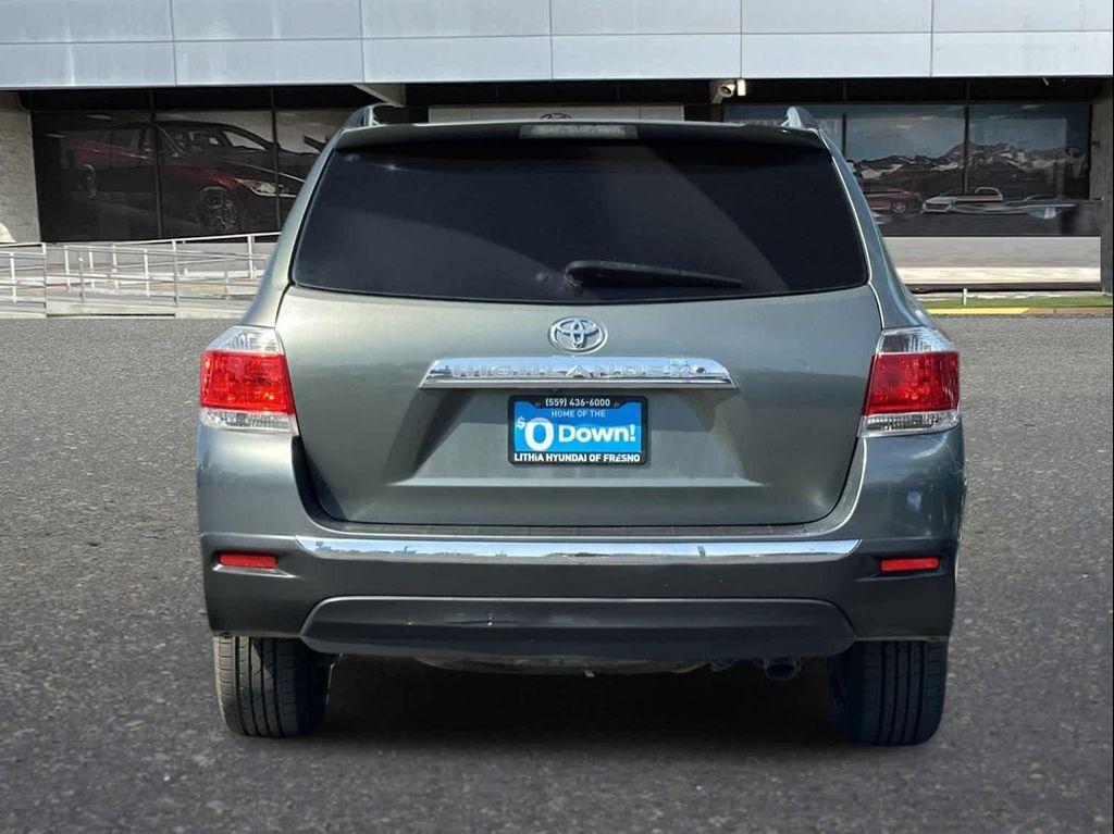 used 2013 Toyota Highlander car, priced at $9,655