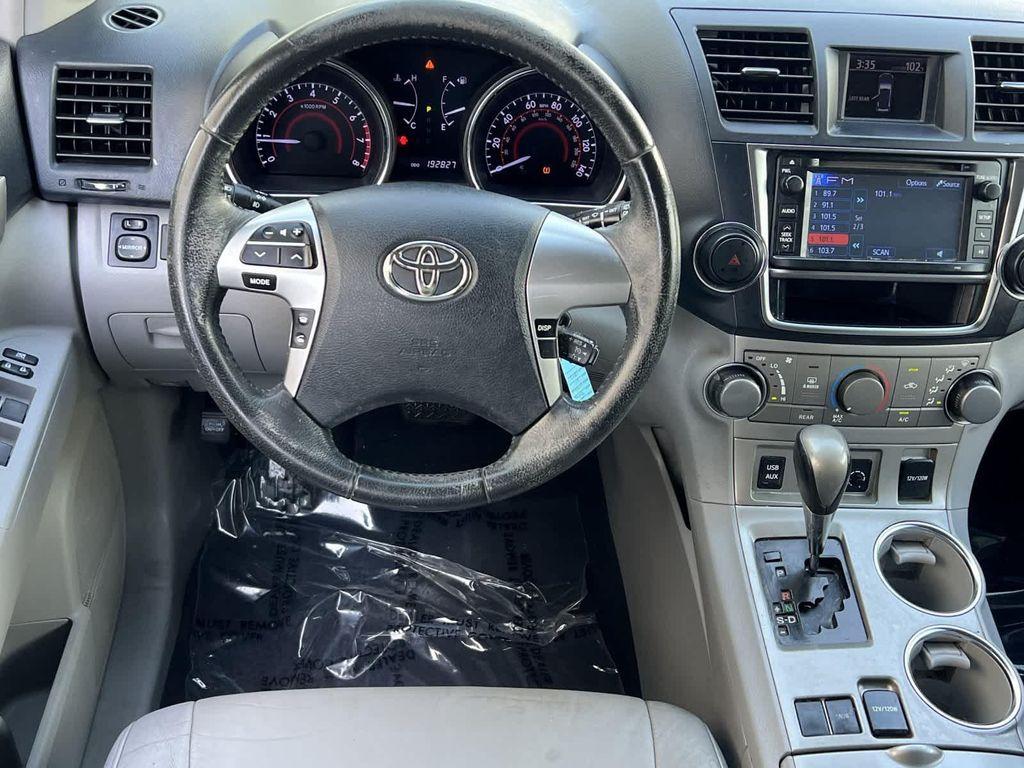 used 2013 Toyota Highlander car, priced at $9,655