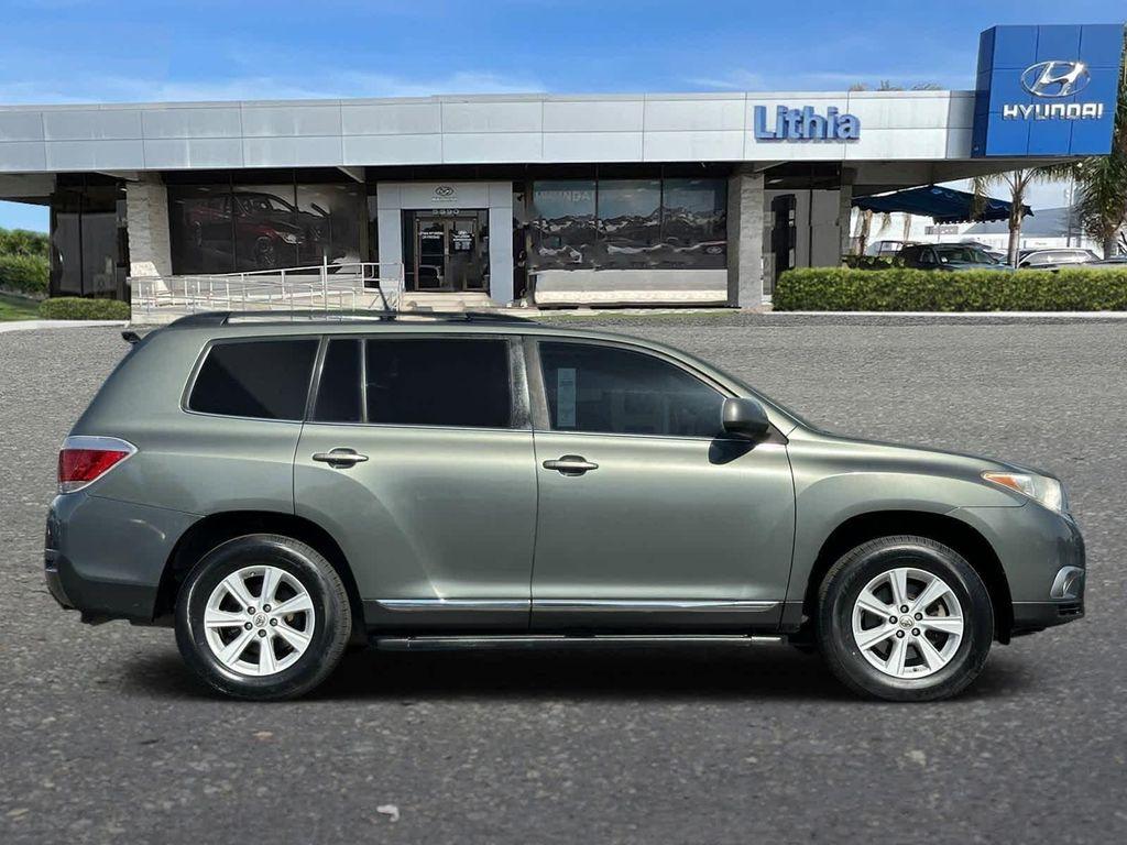 used 2013 Toyota Highlander car, priced at $9,655