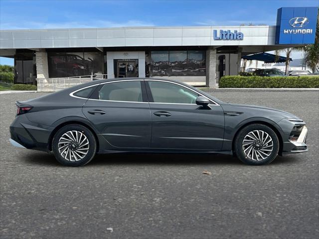 new 2025 Hyundai Sonata Hybrid car, priced at $28,690