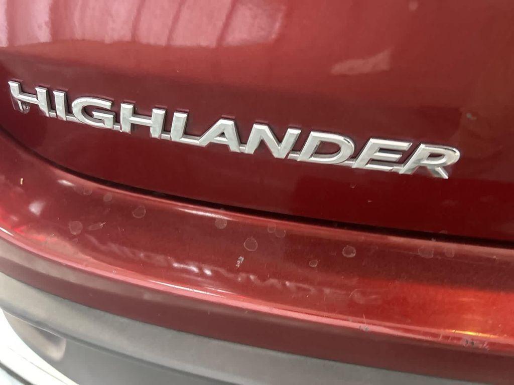 used 2017 Toyota Highlander car, priced at $17,999