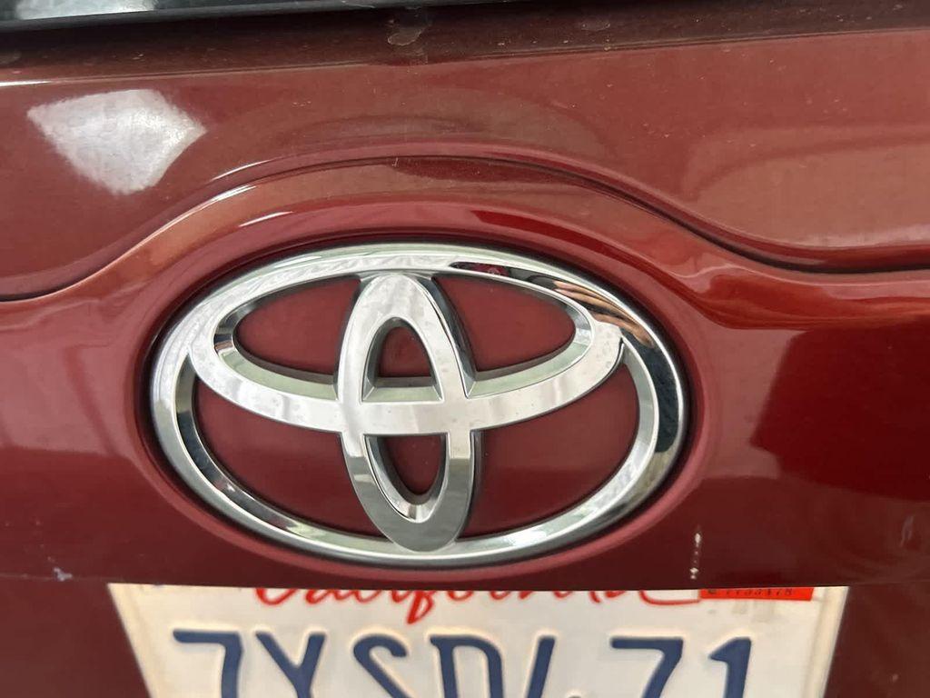 used 2017 Toyota Highlander car, priced at $17,999