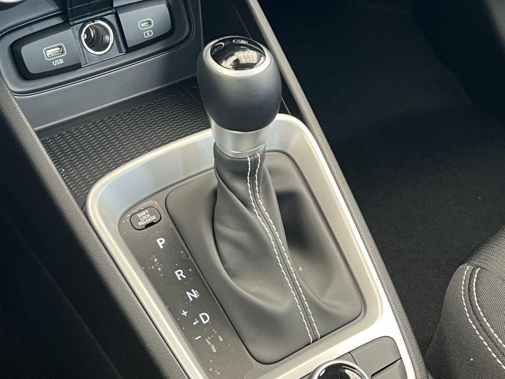 new 2025 Hyundai Venue car, priced at $22,095
