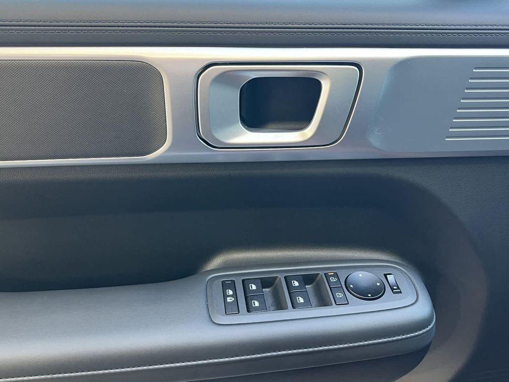 used 2025 Hyundai Santa Fe car, priced at $29,575