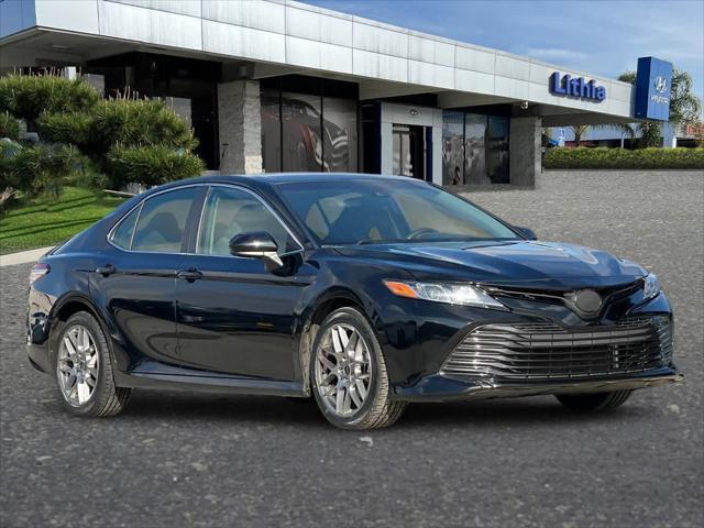 used 2018 Toyota Camry car, priced at $17,899