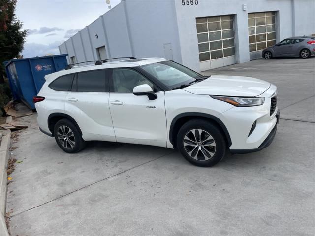 used 2020 Toyota Highlander Hybrid car, priced at $27,999