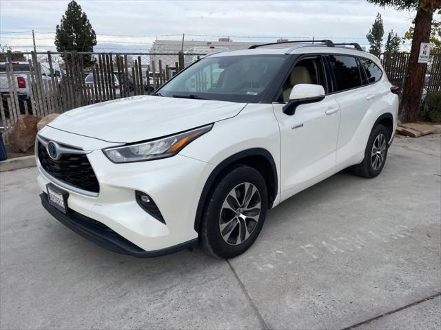 used 2020 Toyota Highlander Hybrid car, priced at $27,999