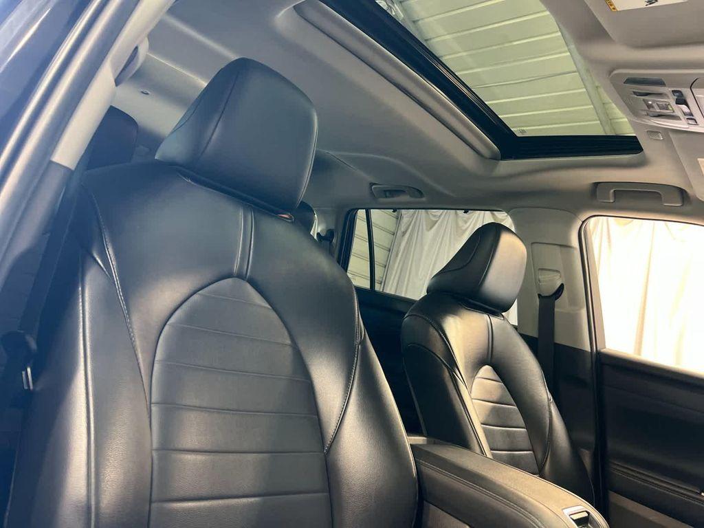 used 2022 Toyota Highlander car, priced at $31,998