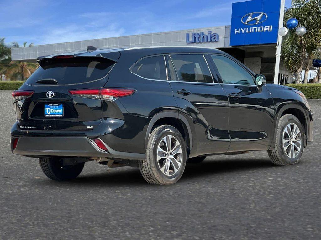 used 2022 Toyota Highlander car, priced at $31,998